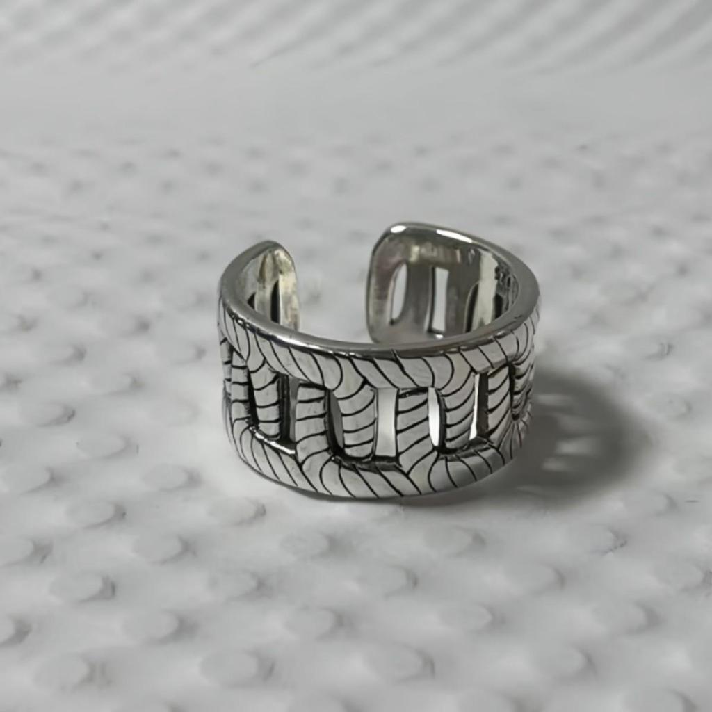 Hong Kong Style Personalized Distressed Braided Wide Chain Open Ring
