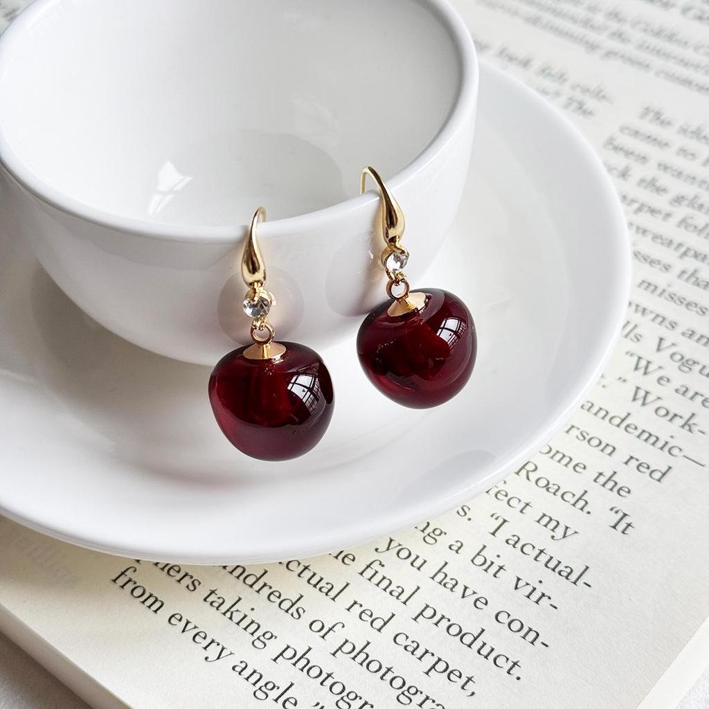 Koreanische Trendige Rote Kirsch-Ohrringe: 2024 Internet-Berühmtheiten-Stil, Personalisierter Modeschmuck