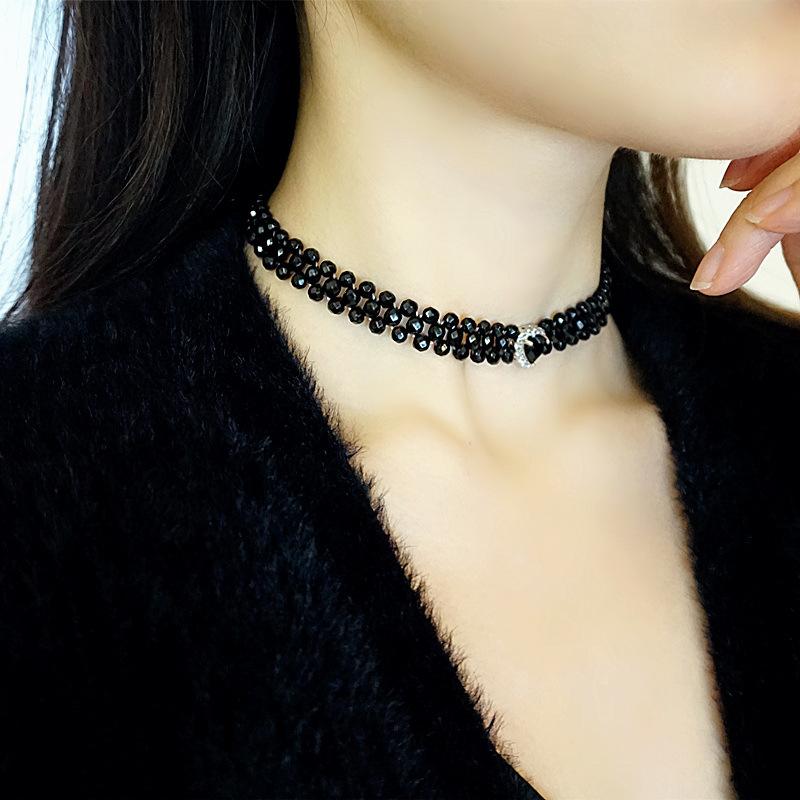 

GEMCHIC Women s Black Agate Beaded Choker Necklace with Heart Pendant, Elegant Crystal Collar Chain for Party and Daily Wear