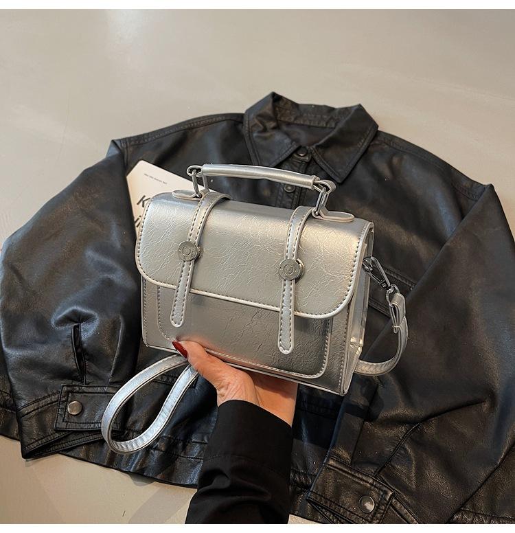 Temperament simple fashion handbag spring new shoulder messenger bag small square bag tide