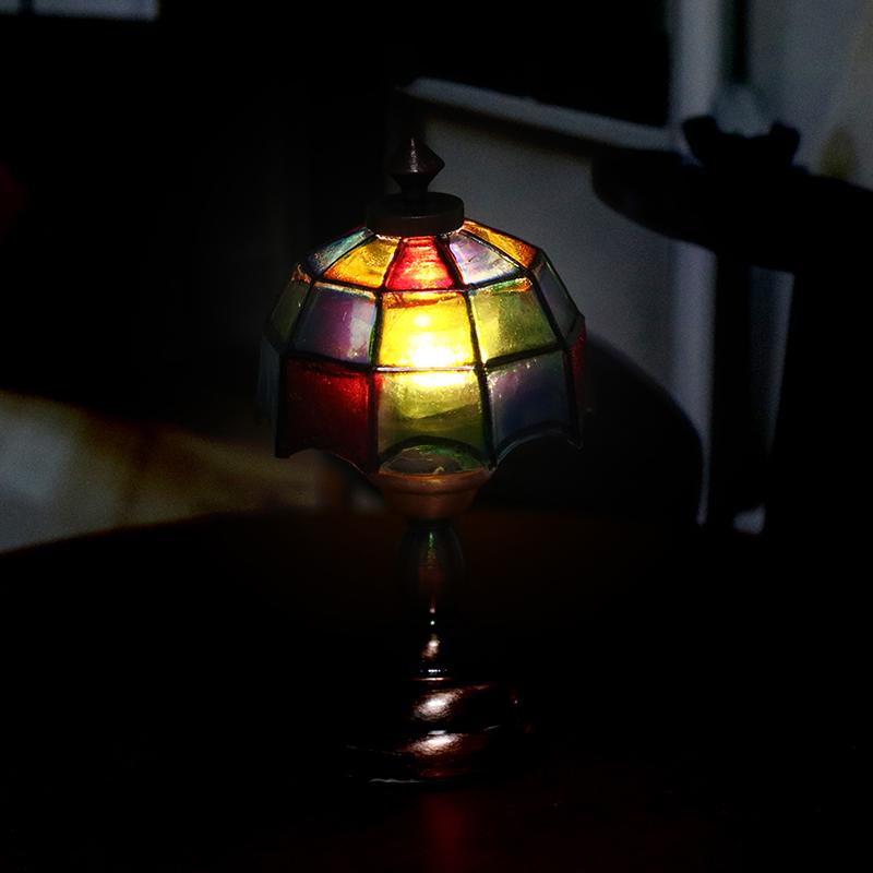 1:12 Dollhouse Mini Desk Lamp LED Lamp Colored Shade Reading Lamp Doll Decor Toy