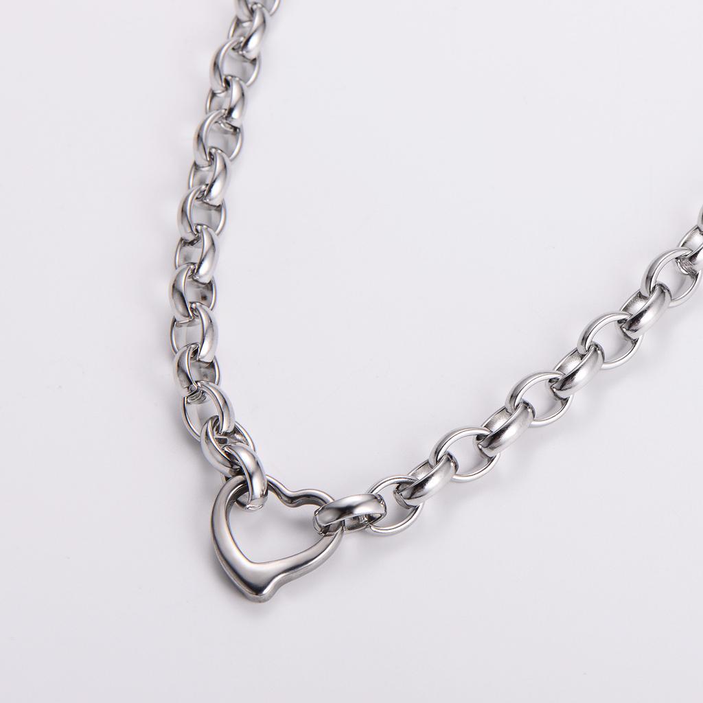 Elegant Titaniums Steel Circle Clasp Necklace and Bracelet Heart Pendant Accessories Fashionable Couple Jewelry Set