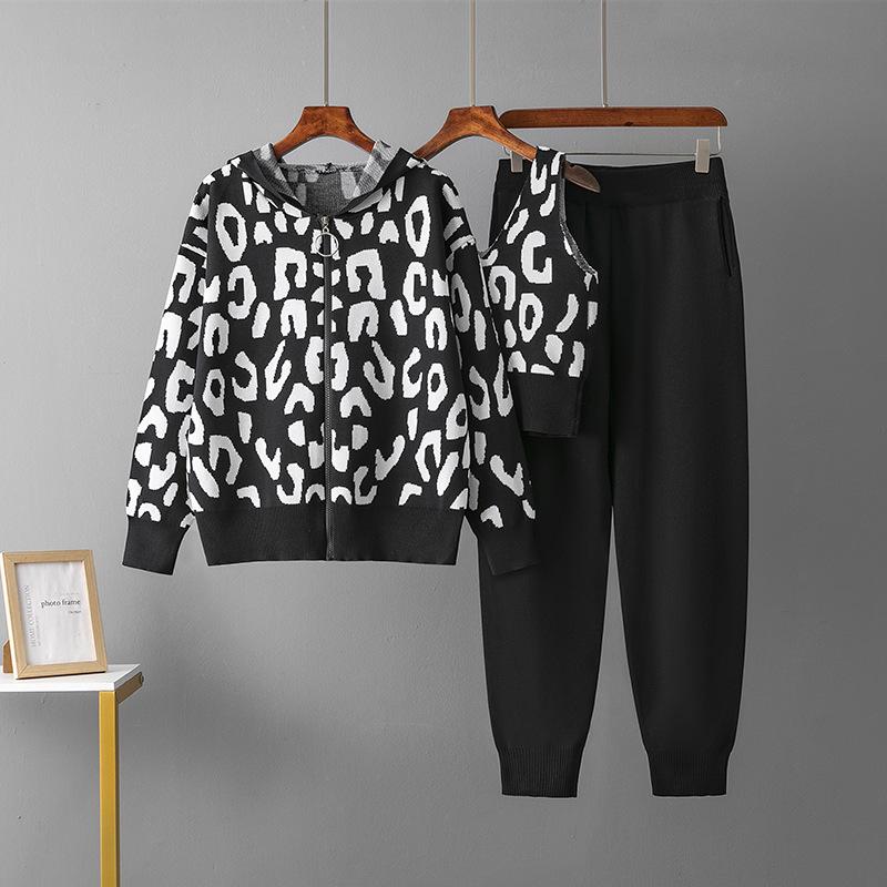 Evropská podzimní pletená vlněná třídílná souprava s leopardím potiskem a kapucí pro ženy