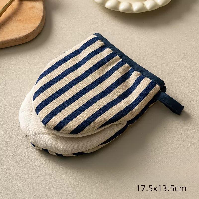 Style Polka Dot Heat-Resistant Oven Mitts for Home Use,Japanese Microwave Safe Gloves  kitchen gloves  heat resistant gloves