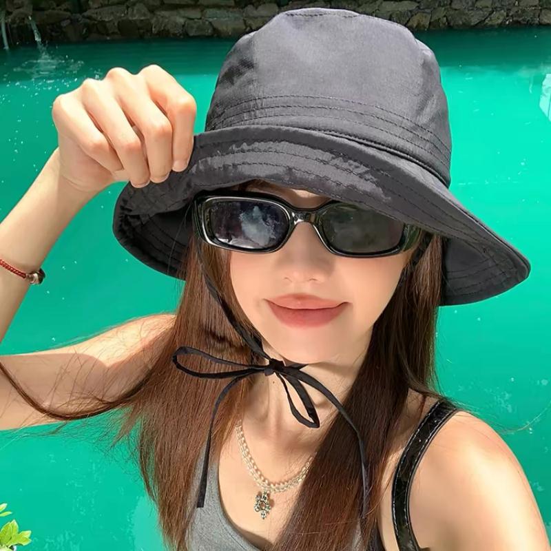 Korean Style Wide Brim Bucket Hat Lace-Up Sunscreen Wide Brim Breathable Thin Fisherman Hat Adjustable Beach Hat With Strap