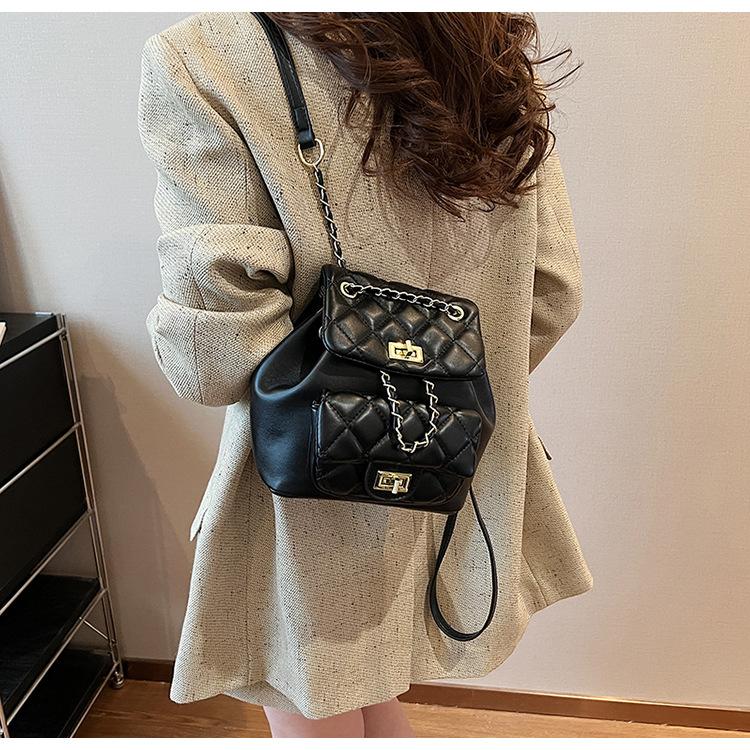 Xiaoxiangfeng rhombus chain backpack women's 2025 summer new fashion simple student bag high-end shoulder bag
