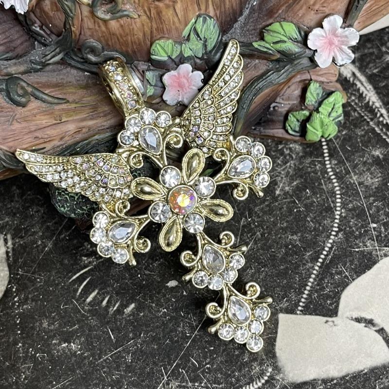 Retro Fashion Light Luxury Electroplating Process Czech Full Diamond Angel Wing Pendant