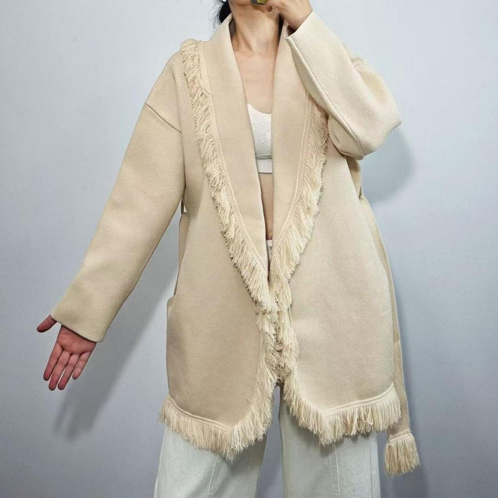Jesienno-zimowy kardigan sweter płaszcz w kolorze kawy z frędzlami, średniej długości, w stylu retro