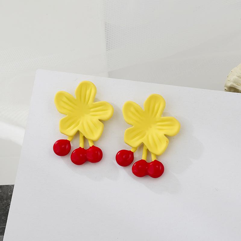 925 Silver Heart & Daisy Earrings - Fun Design with Drip Oil Paint, Flower Studs & Dangle Clips
