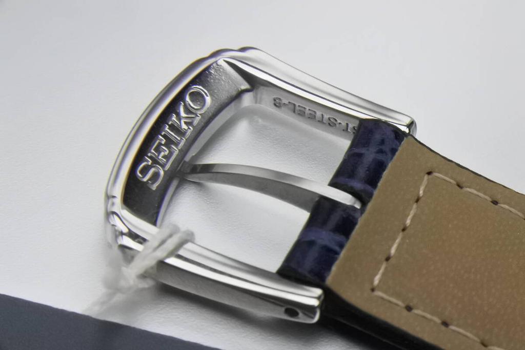 Model 1972 SEIKO Lord Matic 25 Jewels Crystal Automatic Watch with SEIKO Strap and Box Excellent Condition 9-Sided 5606-7240 Men's