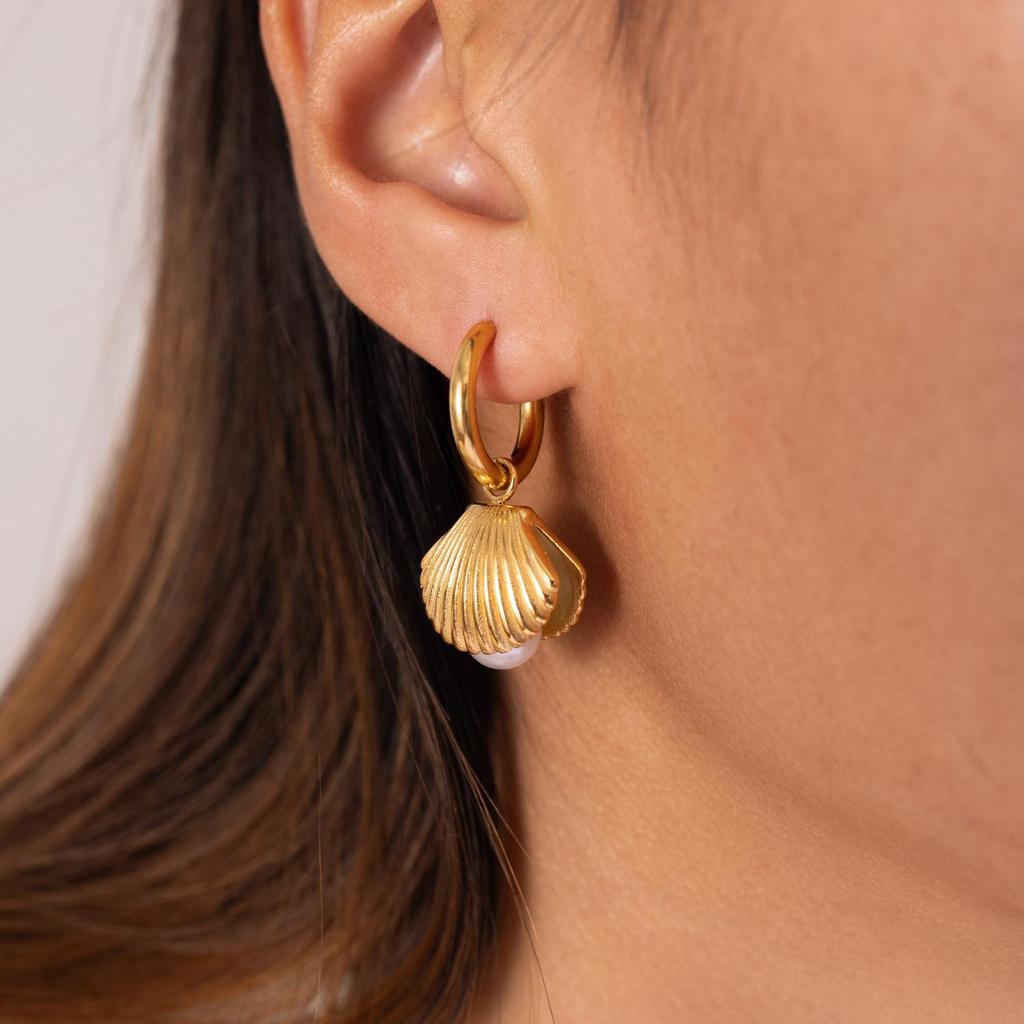 Fashion Jewelry Natural Freshwater Pearl Shell Earrings Necklace for Women 18K Gold Plated Pendant Necklaces Set