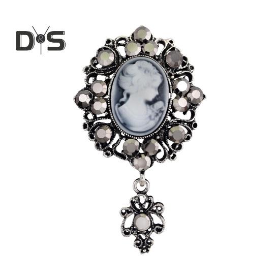 

Женская брошь в стиле ретро викторианской эпохи с человеческим профилем, декорированная стразами, противоскользящая, с вырезом, для воротника пальто, шляпы, шарфа, украшения для одежды, прищепка для выпускного бала, одежды серебряный