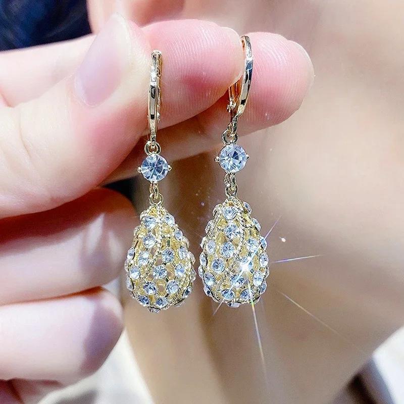 2023 New Fashion Trend Zircon Crystal Black Leaf Pendant Earrings for Women Unique Design Temperament Cool Girls Party Zircon