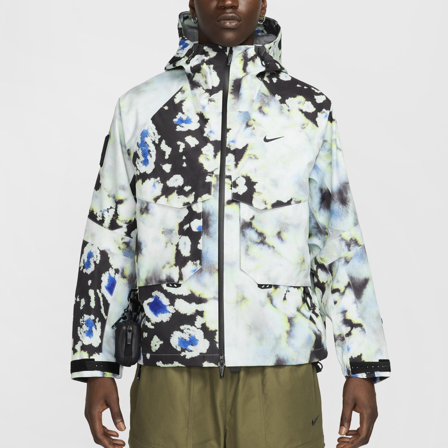 Nike Jakas un mēteļi Vīriešu Bēšs