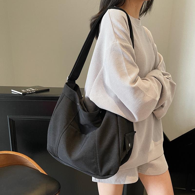 Solid Color Simple Large-capacity Messenger Bag New Four-season Versatile Shoulder Bag Casual Commuter Women's Bag