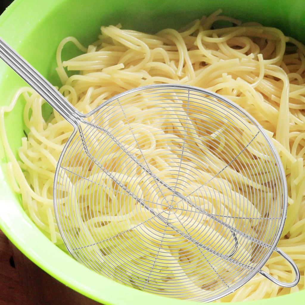 Stainless Steel Colander Spoon Wire Mesh Skimmer Ladle Diameter 16Cm Safe Kitchen Frying Food Pasta Spaghetti Noodle Hot Pot Oil