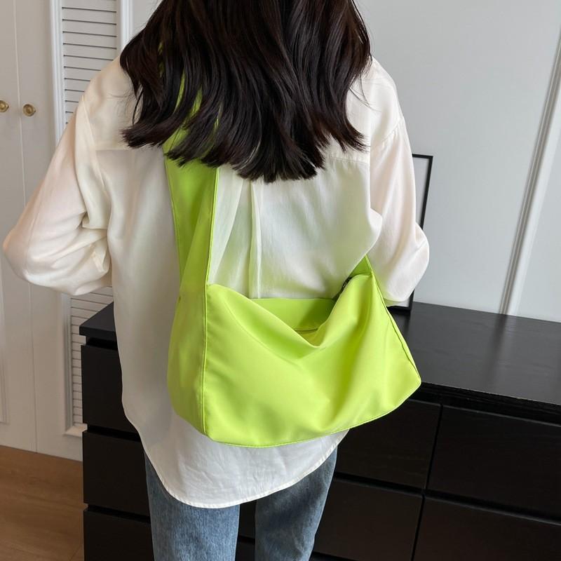 Minimalist Oxford Canvas Tote Bag With Top Zip For Daily Use