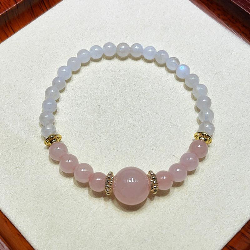 Natural crystal jewelry, powder crystal, blue moonlight, moonstone, original single-circle bracelet bracelet.
