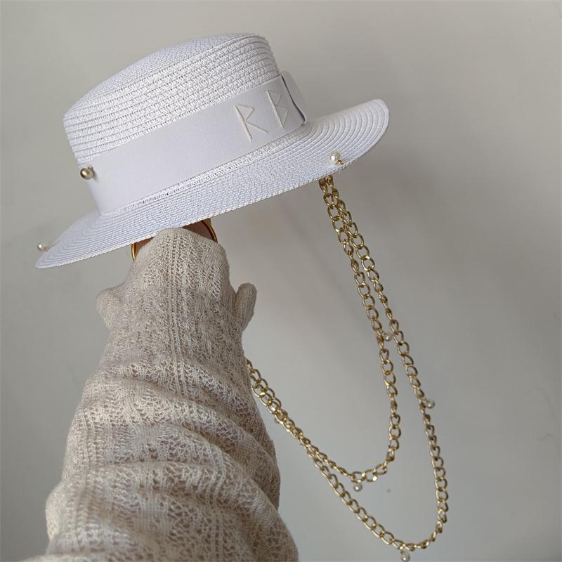 Nuovi Cappelli di Paglia da Donna alla Moda con Ape Metallica Lettera Eleganti per le Vacanze Cappello Boater Estivo a Tesa Piatta Cappello da Sole da Spiaggia