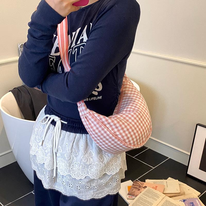 2025 Summer Retro Plaid Dumpling Bag Women's Versatile Shoulder Messenger Bag Casual Commuter Croissant Bag