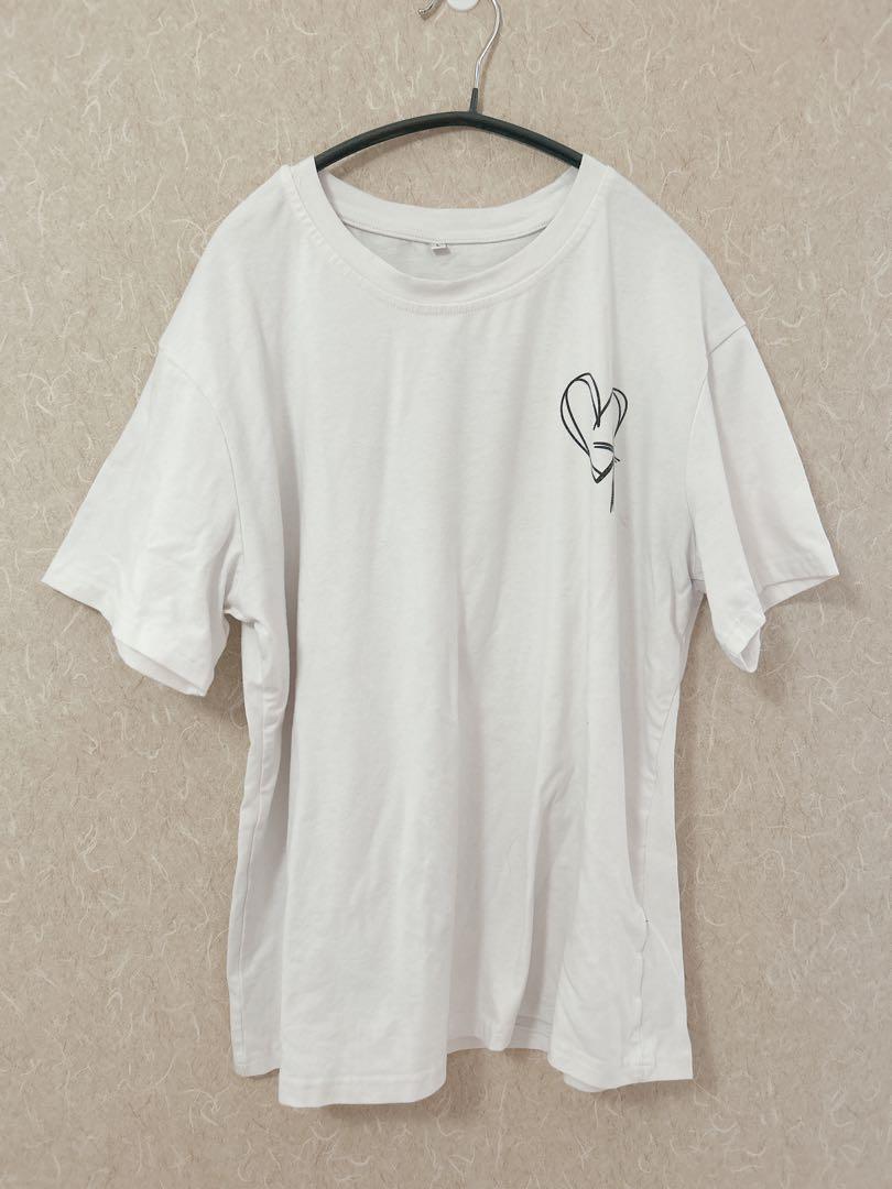 

[Б/У] Белая футболка с логотипом в виде сердца, размер L, корейский стиль