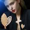Light luxury high-end design pearl leaf brooch brooch high-end sense versatile temperament