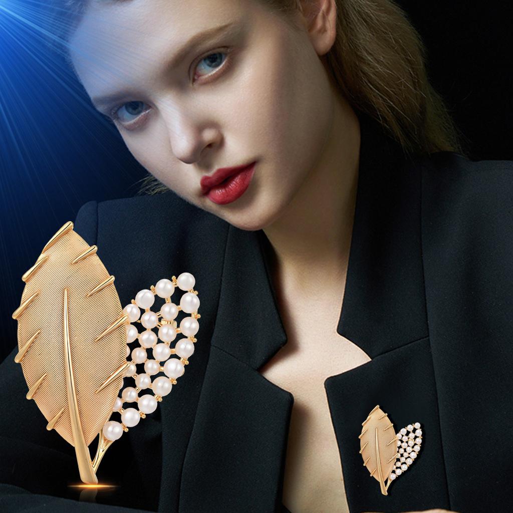 Light luxury high-end design pearl leaf brooch brooch high-end sense versatile temperament