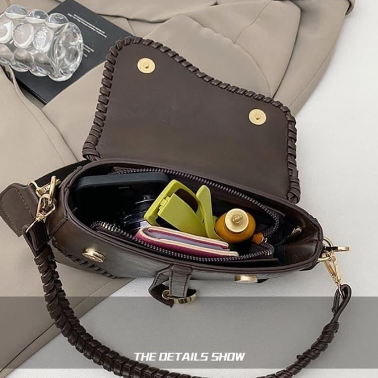 Retro-style Personalized One-shoulder Crossbody Armpit Bag