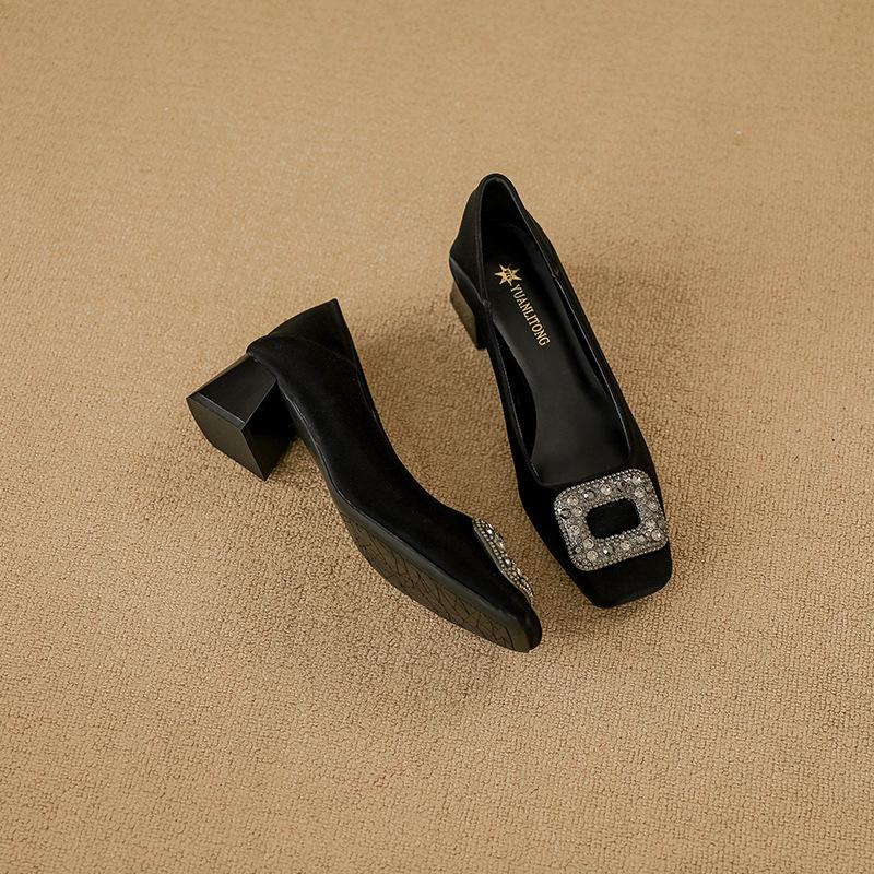 

Версия из овчины~ Женская модная верхняя одежда на высоком каблуке, высококлассные туфли-лодочки на толстом каблуке, женские туфли 2025 для платья, профессиональная женская обувь, квадратная пряжка 35 чёрный