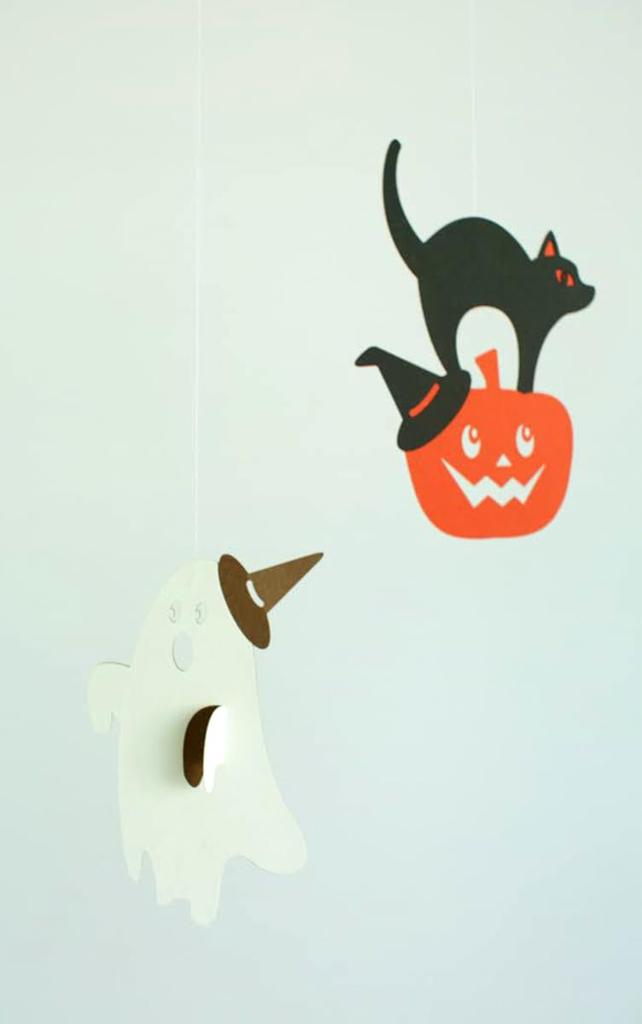 Mobile "Halloween Night" - A Subdued Design That's Not Too Sweet. W30cm X H60cm. A Mobile Brand Born In Japan.