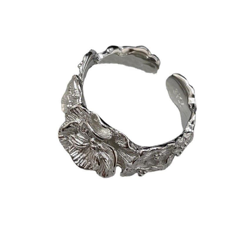 Elegant Adjustable Flower Petal Ring for Women - Retro, Court Style, Light Luxury, High-Class Feel, Perfect for Index Finger.