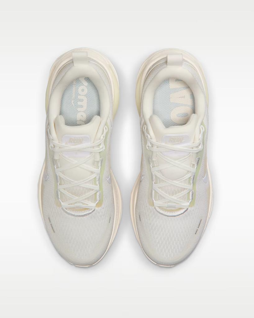 IO9915-100 Nike Vomero 18 Summit White Chalk Sea Glass (Women's)