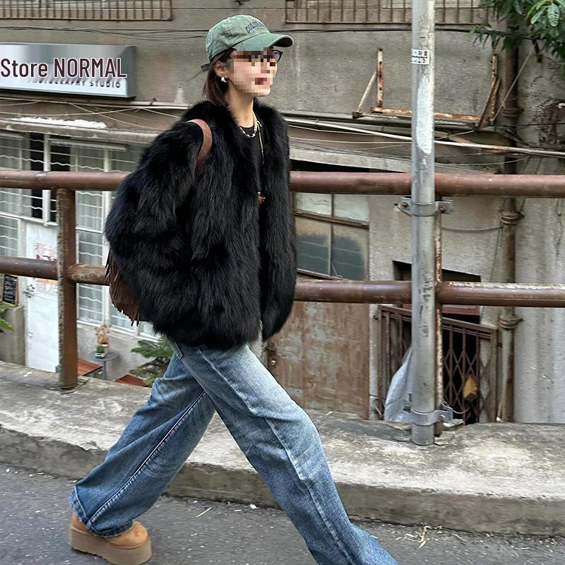 

Жіноча коротка пухнаста шуба зі штучного хутра, зима 2025 Large