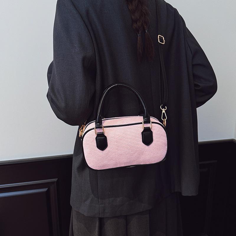 

Women s Retro Fashion Shoulder Bag - Trendy, Versatile Handbag & Crossbody Pillow Bag рожевий