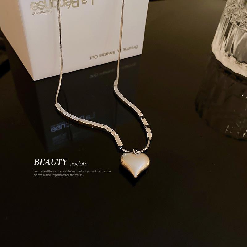 Korean Minimalist Love Necklace - Retro Clavicle Chain for Women