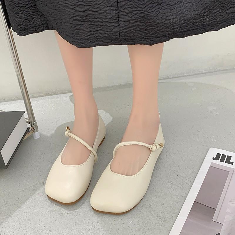 Fashion Ladies Shoes On Sale 2025 Stylish Black Leather Flat Shoes for Women Comfortable and Versatile Single Shoes for Everyday Wear