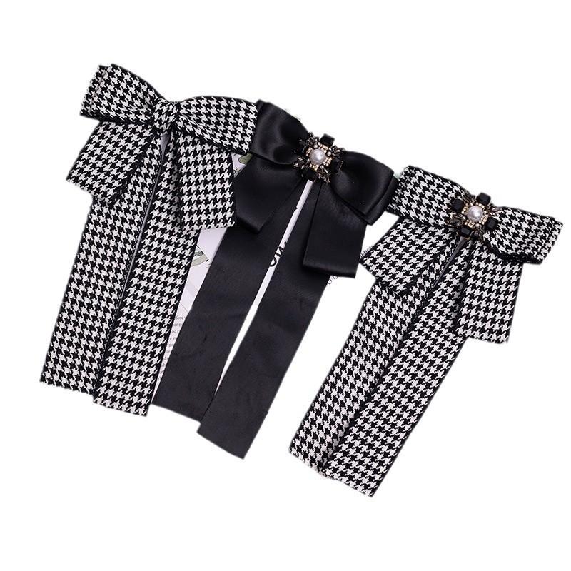 Elegant Butterfly Bow Tie For Women And Men With Alloy Material And Handcrafted Style