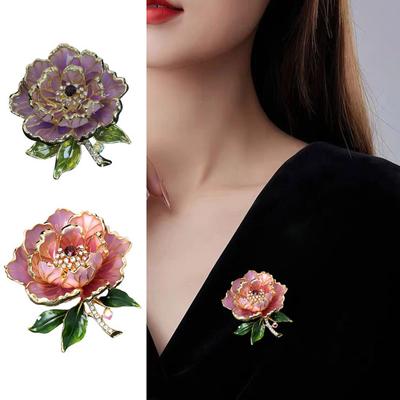Broche Feminino Strass Brilhante Esmalte Formato de Peônia Alfinete de Lapela Ternos Casacos Bolsas Lenços Insígnia Versátil
