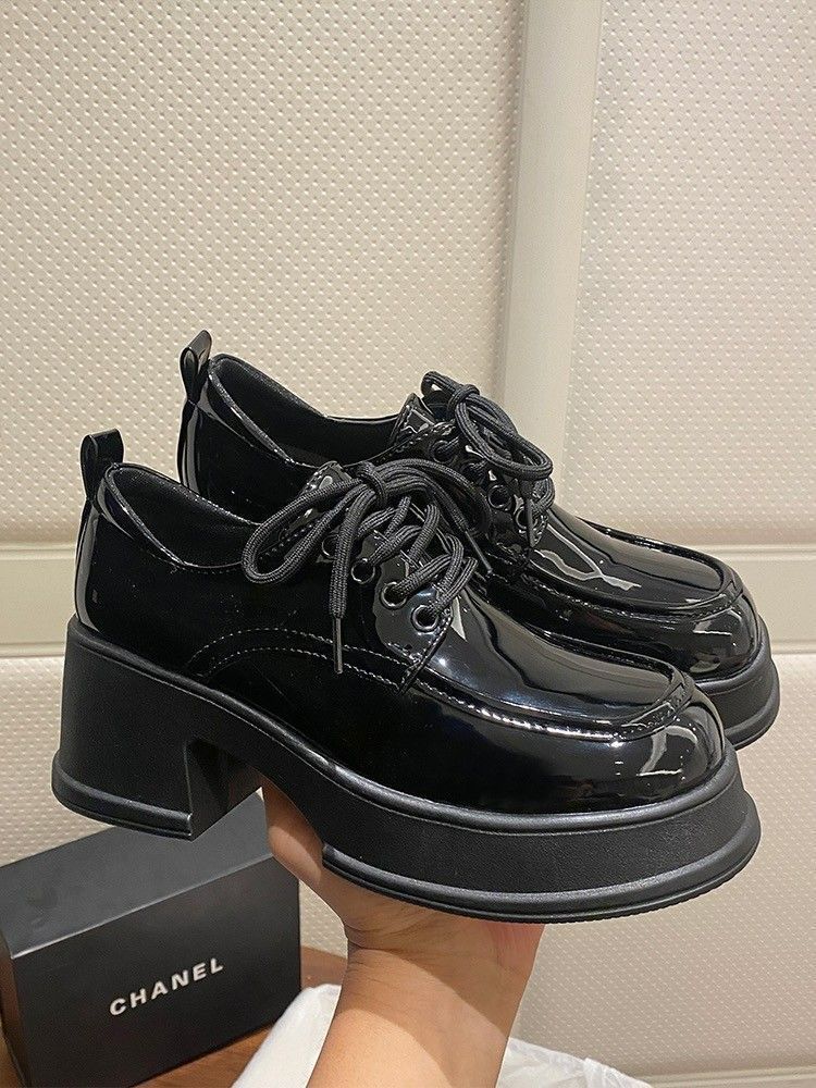 

Black platform small leather shoes women s autumn and winter new muffin thick heel Mary Jane shoes round head lace-up loafers 35