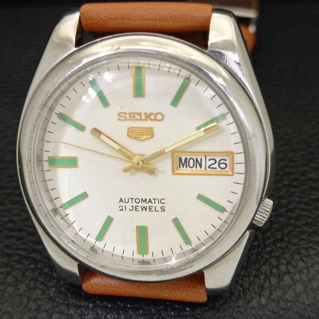 AUTOMATIC VINTAGE SEIKO 5 JAPAN 7S36A MENS WHITE COLOR DIAL WATCH a702612-1 R209-a702612