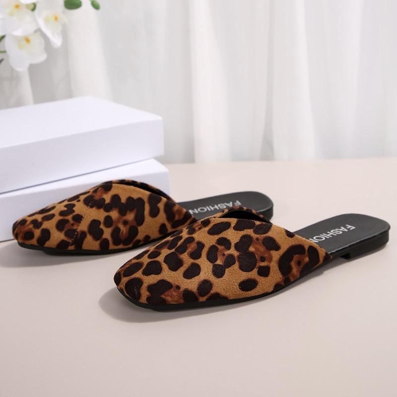 Fashion 2025 Fashion Closed Toe Women's Slippers New Outdoor Leopard Print Daily Plus Size Light Best Seller Comfortable Flat Slippers