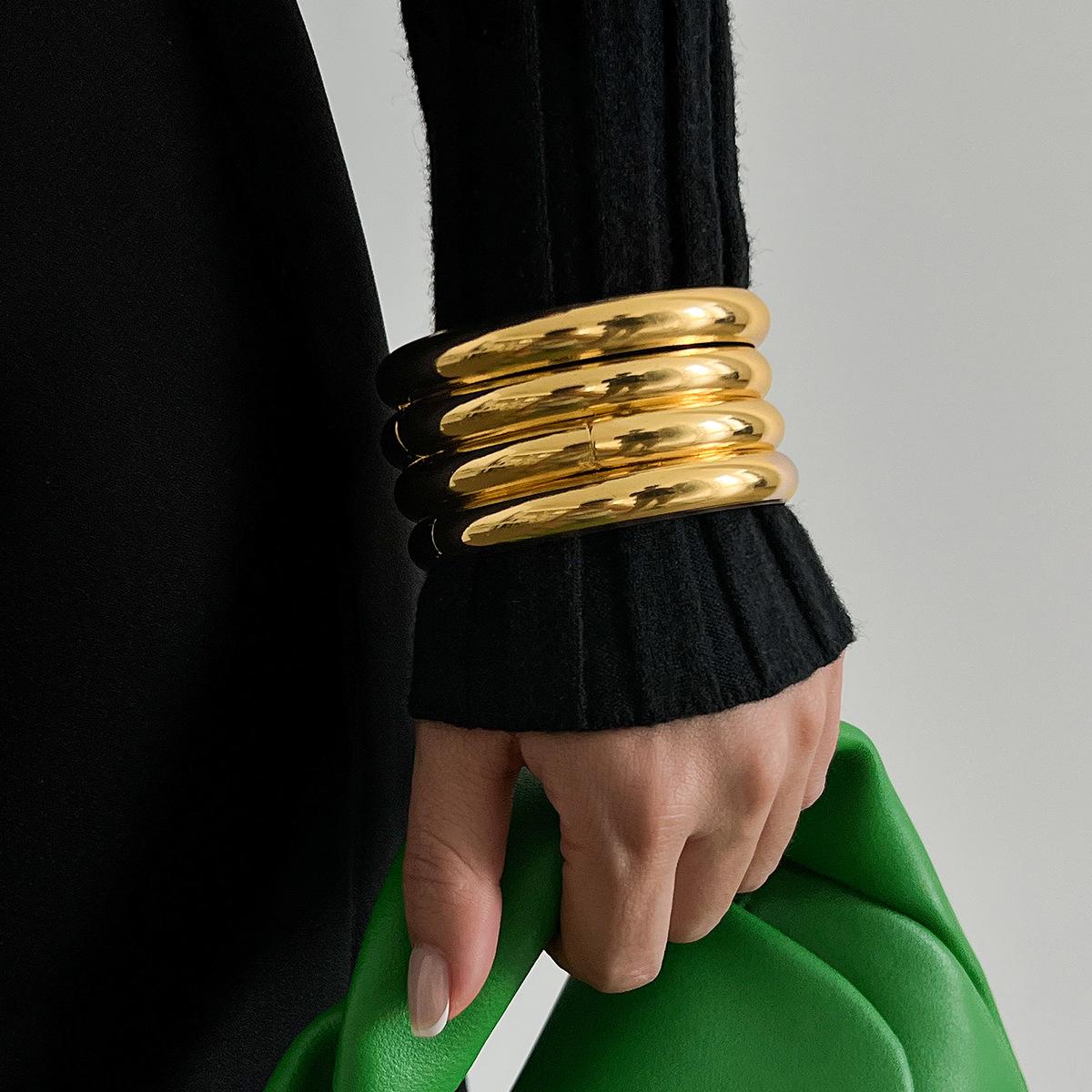 

4Pcs Set Simple Punk Metal Round Bangles Set Exaggerated Vintage Irregular Wide Cuff Bangle Stackable Bracelet Pulseras Jewelry