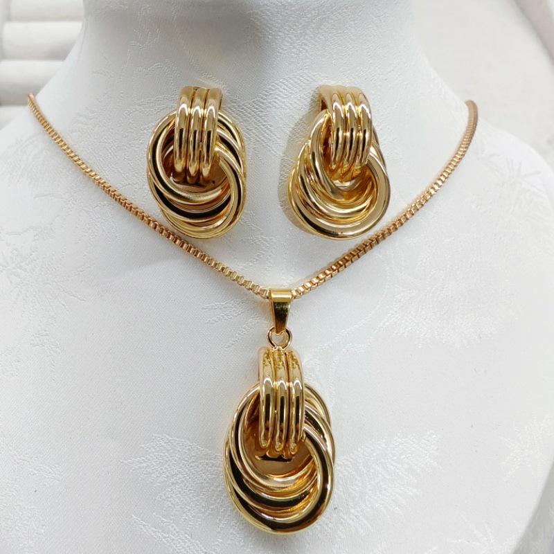 Elegant European & American Luxurious Geometric Twist Earrings & Necklace Set