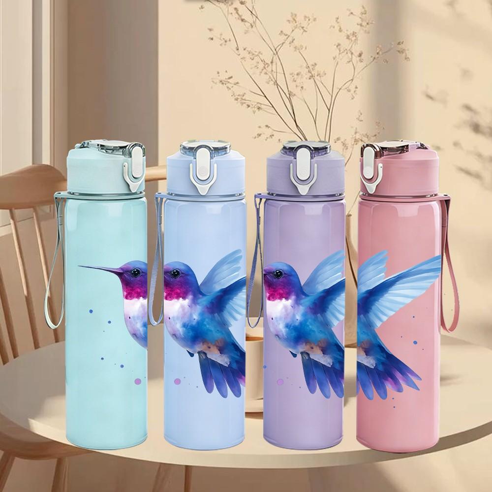 1PC Vibrant Hummingbird Illustration 750ml Color Plastic Sports Water Bottle Leakproof Flip Straw Lid Suitable for Sports Office Home Use
