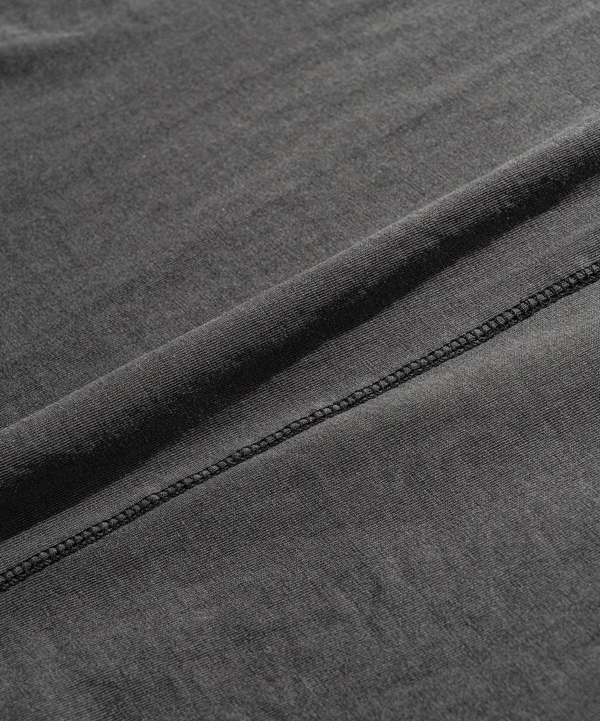 VASTIC Cover Stitch Flag Long Sleeve_Charcoal