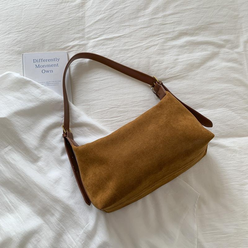 Retro Matte Niche Underarm Bag Women's 2025 Winter New Versatile Women's Bag Popular Messenger Bag Shoulder Tote Bag