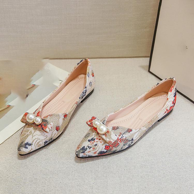 Wearing Cheongsam Paired with Spring Fashionable Soft Soled Shoes, Retro Pointed Single Shoes, Flat Bottomed Printed Women's Shoes In Large Size