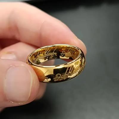 Anello alla Moda da Uomo in Acciaio al Titanio Premium, Placcato Oro, Resistente allo Sbiadimento, Elegante Accessorio da Uomo