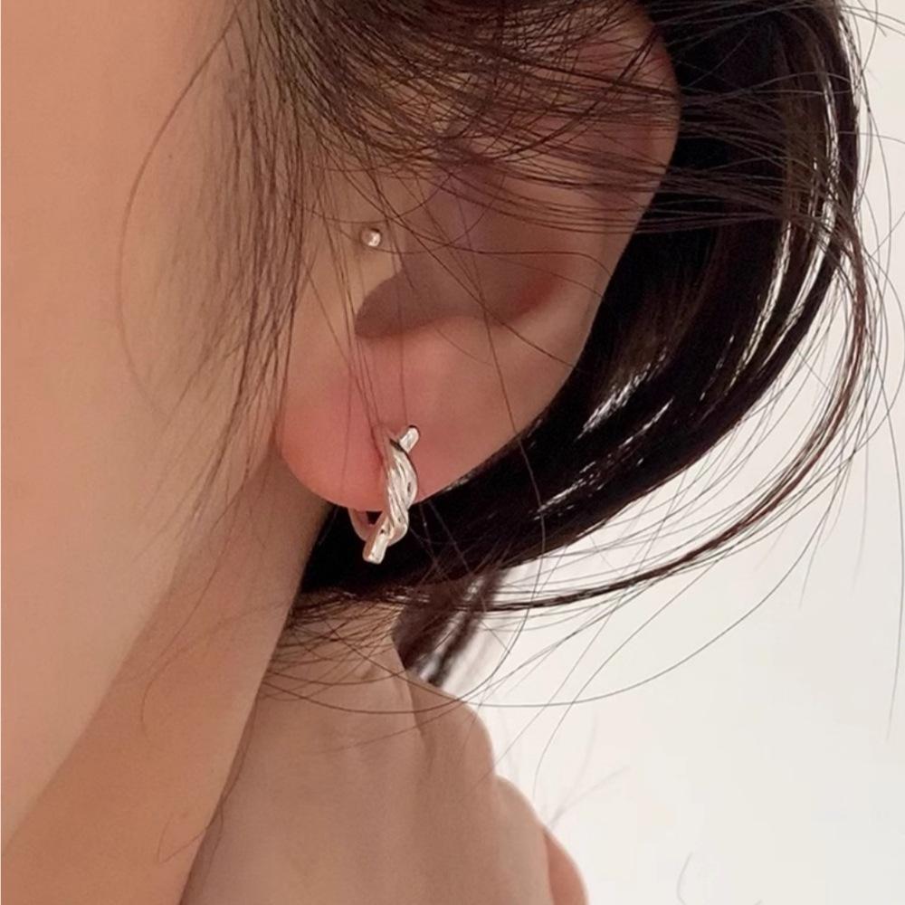 Japanese and Korean 925 sterling silver small knotted winding earrings niche design simple knotted earrings