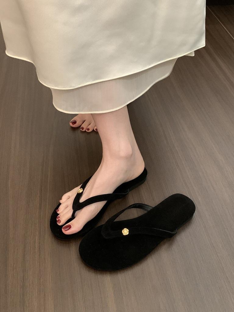 Flat-bottomed small fragrant wind slippers women's shoes summer wear 2025 new gentle fairy wind toe sandals flip-flops